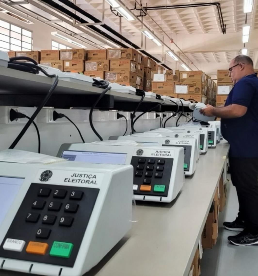 Pesquisa do Pacto pela Democracia aponta que fake news sobre eleições miram urnas eletrônicas