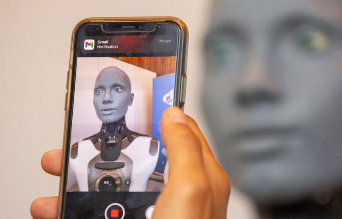 Brasileira ajuda a reunir evidências científicas sobre riscos e benefícios da Inteligência Artificial