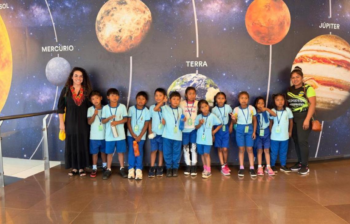 Planetário de Brasília recebe estudantes venezuelanos para passeio sobre ciência e meio ambiente