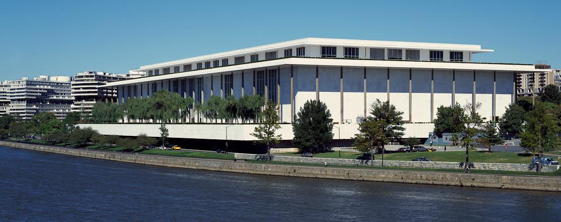 Justiça dos Estados Unidos manda retirar nome de Donald Trump do Kennedy Center