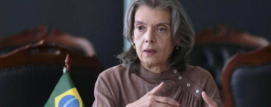 Cármen Lúcia cobra ética de juízes durante evento do STJ em contraponto a 'Gilmarpalooza'