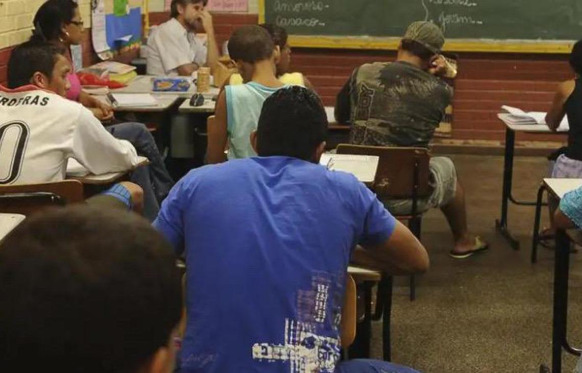 Governo brasileiro paga R$ 12 mil a projetos para jovens em áreas vulneráveis