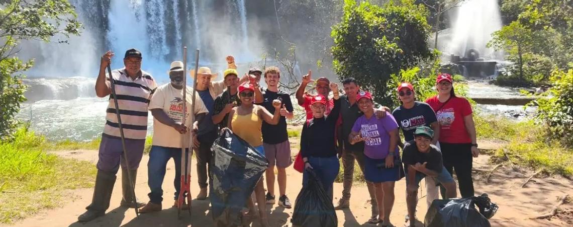 Movimento dos Trabalhadores Rurais Sem-terra plantam 5 mil mudas na semana do Meio Ambiente