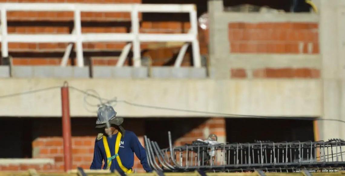 Construção empregou 2,5 milhões e pagou média de 2,1 salários mínimos