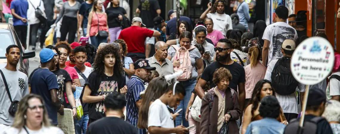 Salários diminuem pobreza em 22 regiões metropolitanas brasileiras