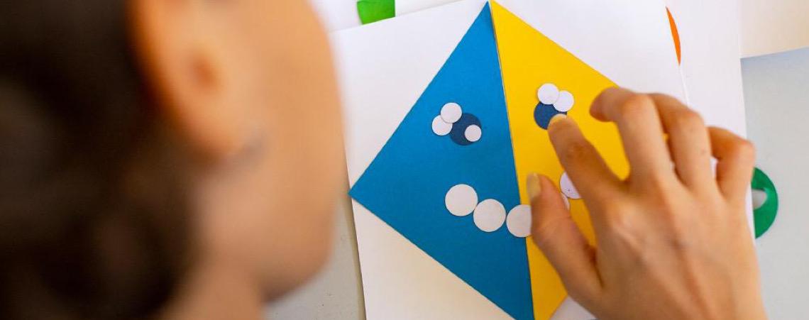 Água Mineral em Brasília ganha bancos com azulejos inspirados em desenhos de estudantes