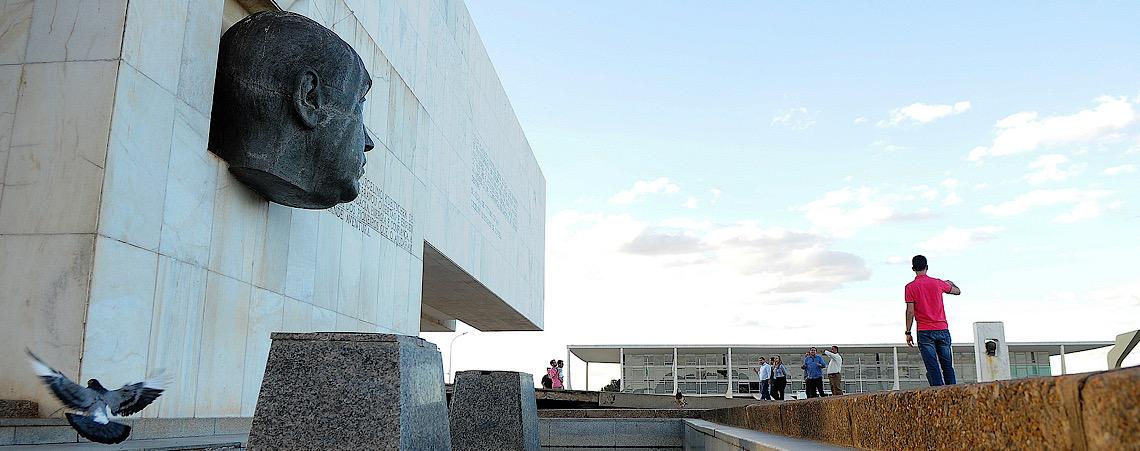 A opinião pessoal do colunista João Zisman: O cotidiano que sustenta a capital