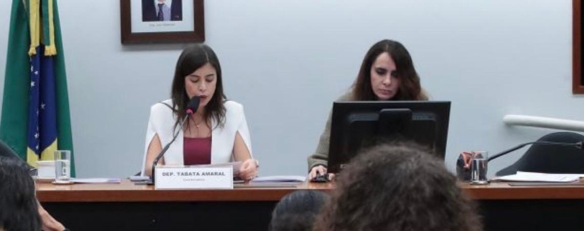 Proposta que criminaliza misoginia avança na Câmara dos Deputados