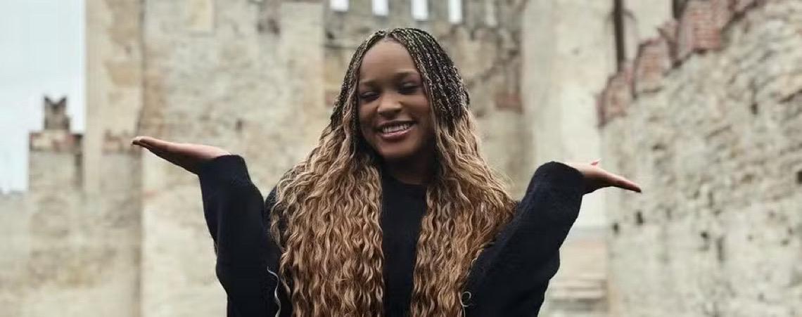 Rebeca confirma favoritismo e leva ouro no salto em volta às competições