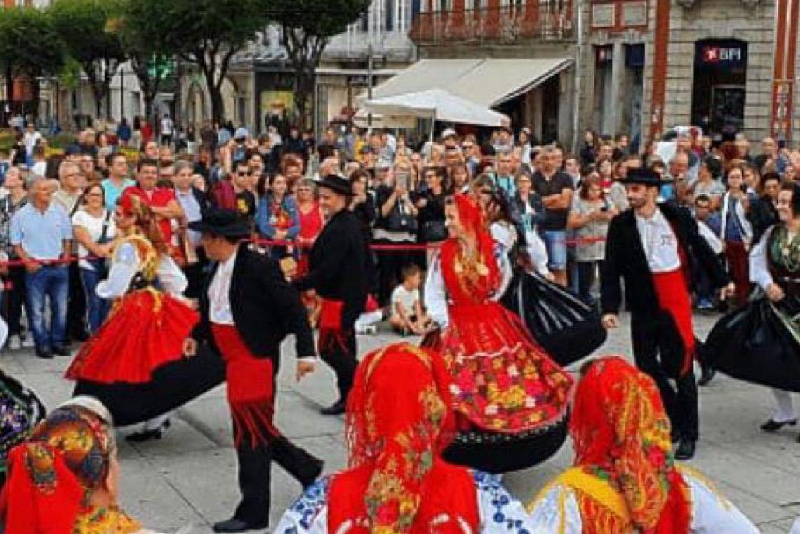 Portugueses celebram os Santos Populares: Guia completo da Festa de São João no Porto