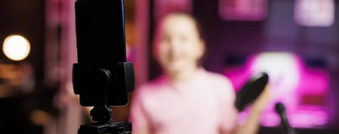 Plano contra trabalho infantil alerta para violações no mundo digital