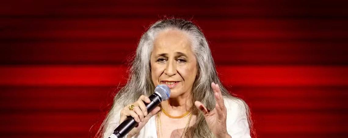 Maria Bethânia chega aos 80 anos como referência da música brasileira 