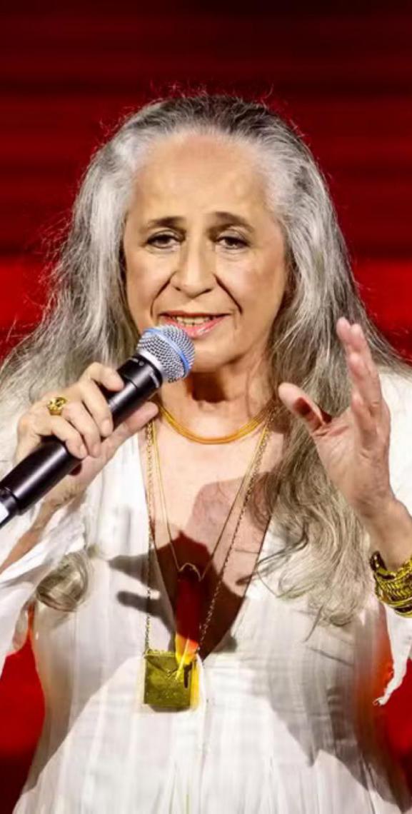 Maria Bethânia chega aos 80 anos como referência da música brasileira 