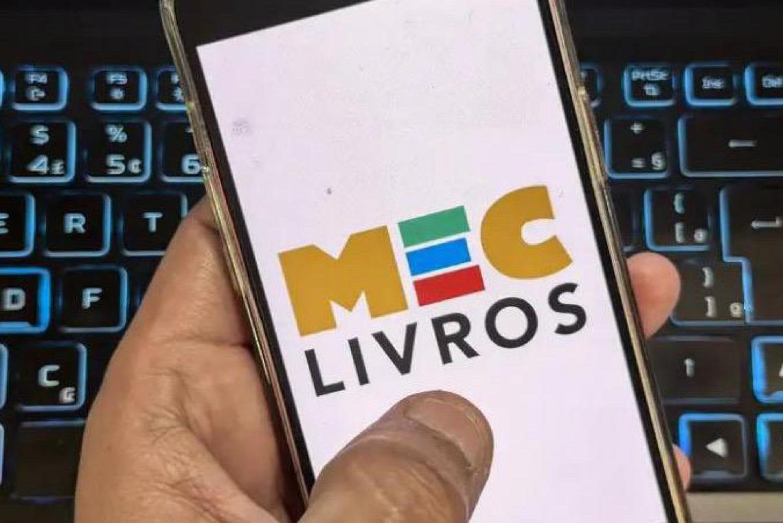 Ministério da Educação: MEC Livros oferece mais 7, 832 mil obras em inglês e espanhol