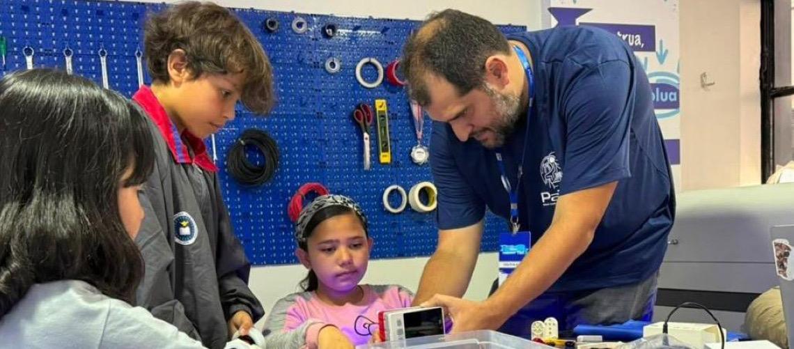 Alunos de escola do Lago Norte, no DF, iniciam formação em robótica e inovação tecnológica