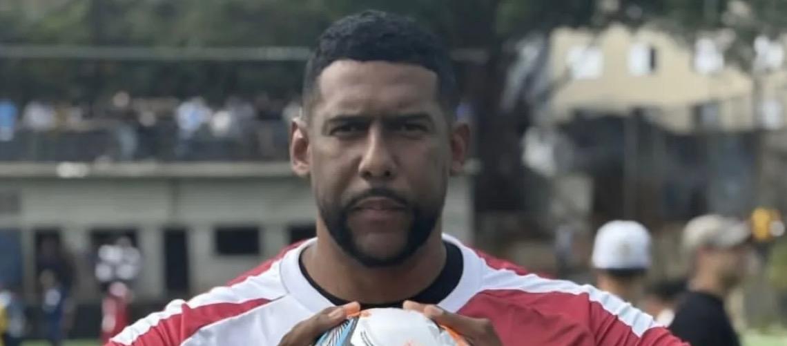 ‘O jogo é o que menos importa, o que importa é o lucro’, diz Aranha sobre pausas para hidratação