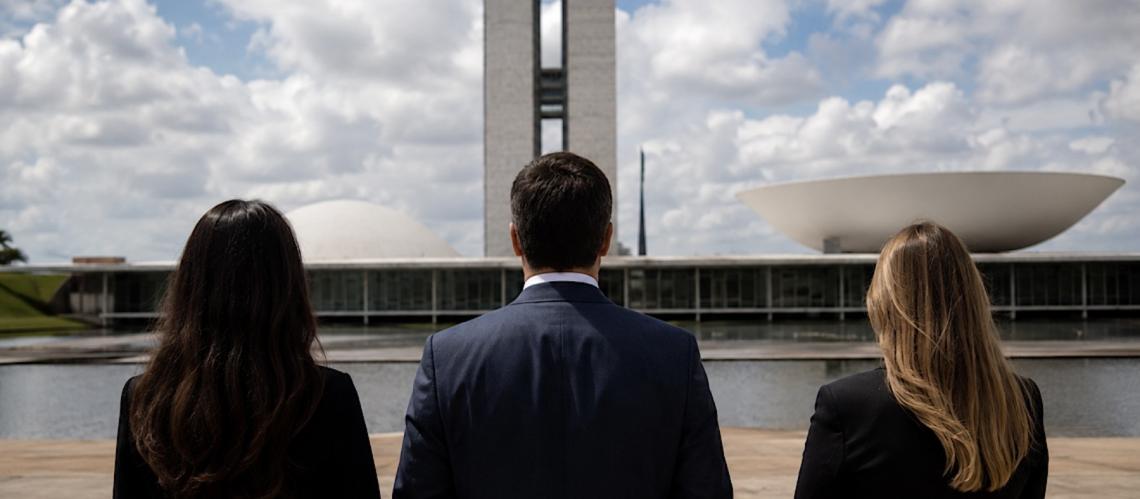 A opinião pessoal do colunista João Zisman: Cadeiras podem ter bola, cocar ou tijolo