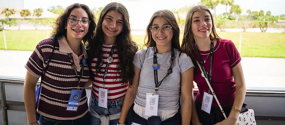 Alunas brasileiras vencem concurso internacional com projeto sobre câncer de mama