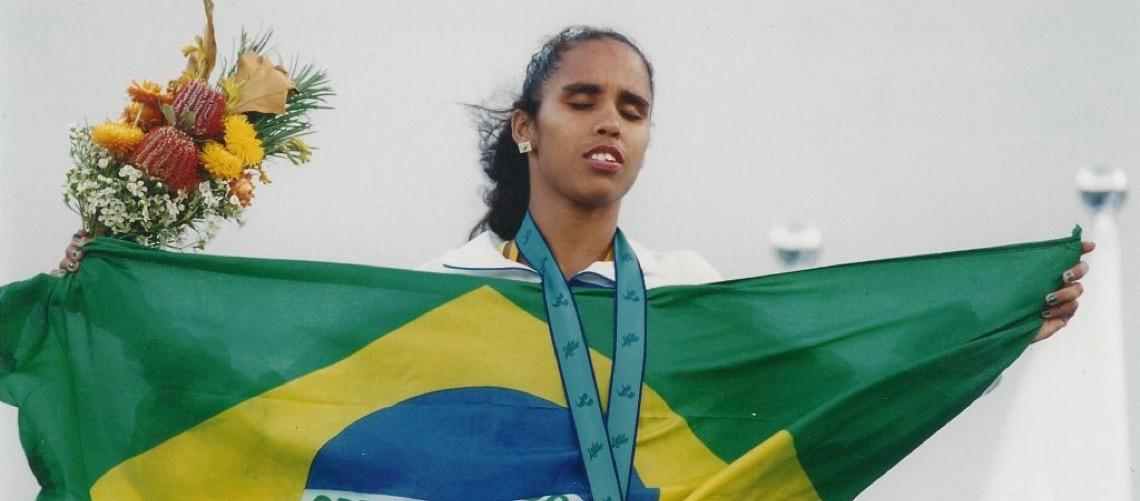 Maior medalhista paralímpica do Brasil, Adria Santos comanda instituto que apoia crianças em SC