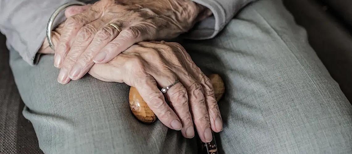 Cinco mudanças de hábito retardam declínio cognitivo em idosos, mostra estudo latino-americano