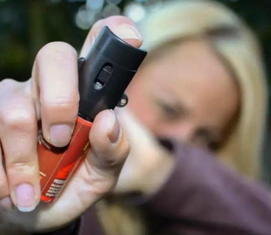 Uso do spray de pimenta por mulheres é medida paliativa, diz promotora