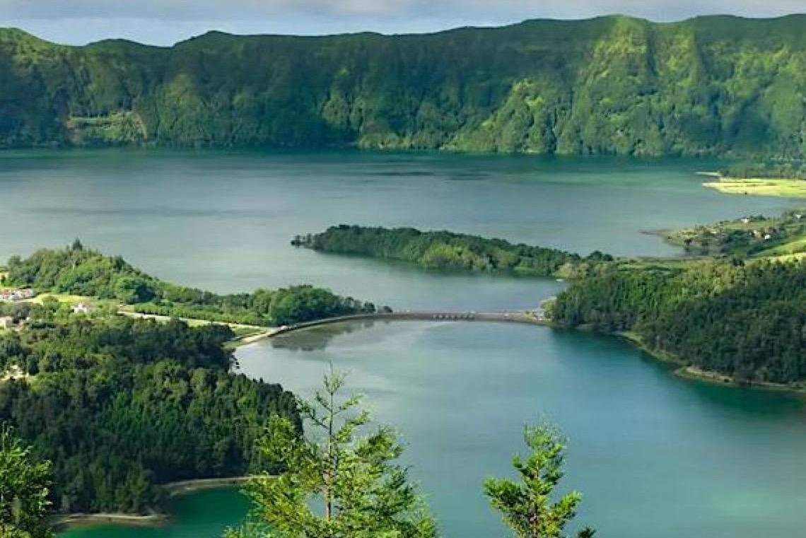 Onde ficam os Açores? Localização, história, clima e cidades do arquipélago português