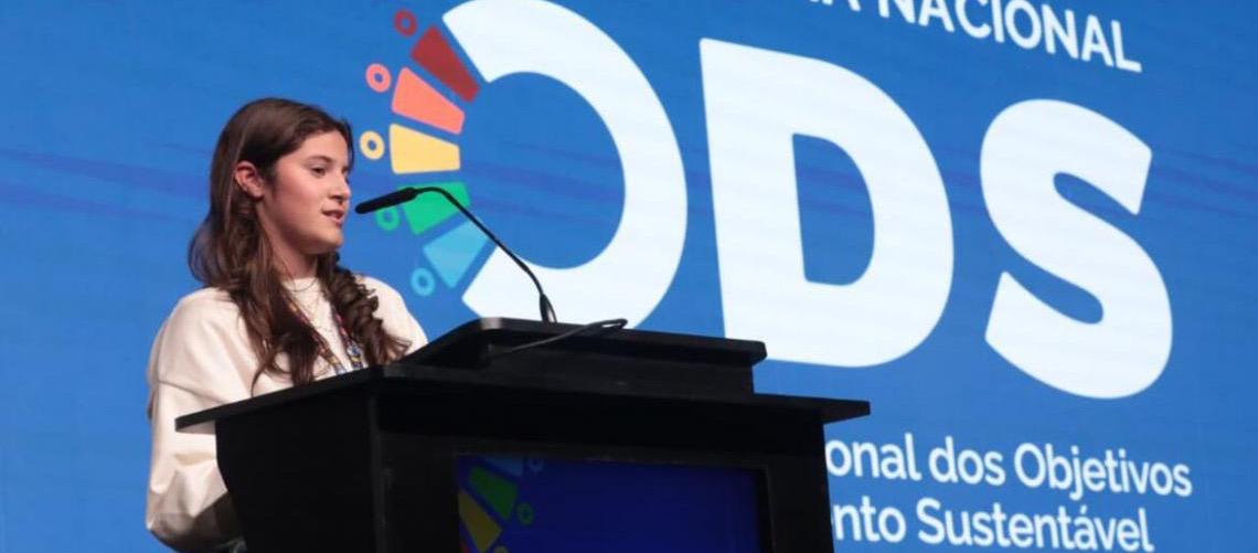 Brasileira de 13 anos quer mais empatia de líderes ao defender ação climática