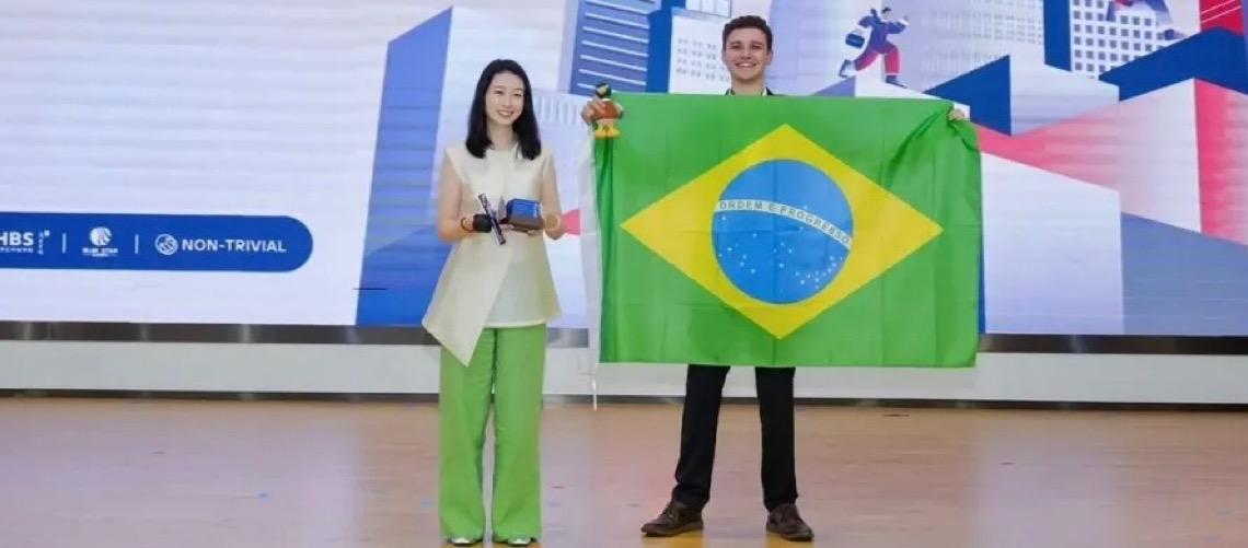 Brasileiro de 16 anos conquista recorde de pontuação na Olimpíada Internacional de Economia