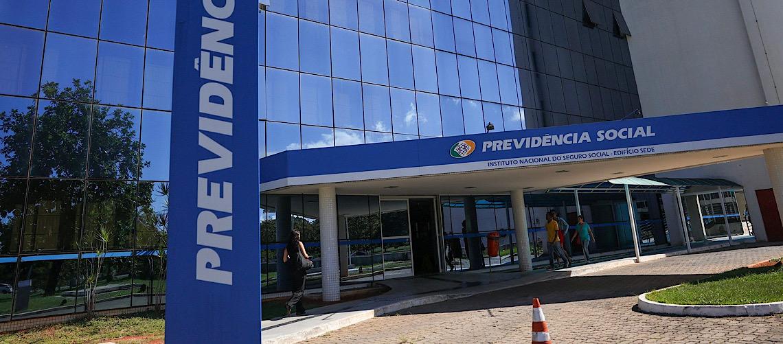 Familiares não devem sacar benefício do INSS após falecimento do segurado; veja o que fazer