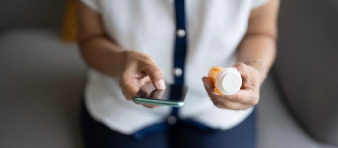 Viu alguém indicando medicamento ou suplemento alimentar? Anvisa alerta