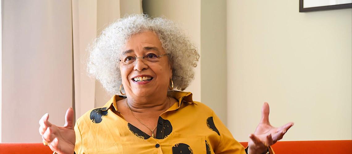 Na Flip, Angela Davis diz que Brasil não pode eleger Bolsonaros