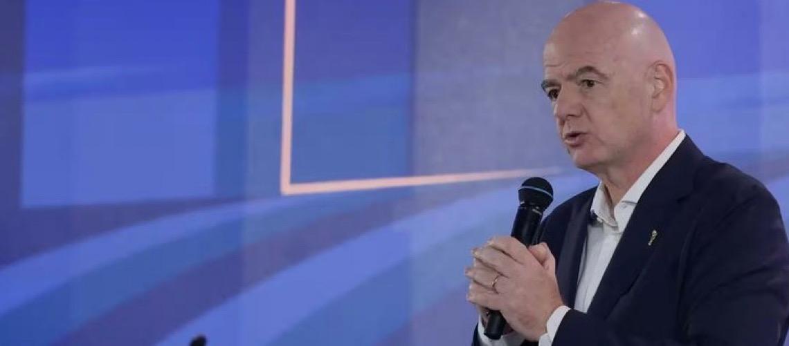Em meio a enxurrada de críticas a plano da Fifa, Conmebol mantém silêncio