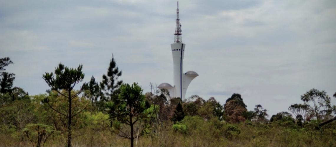 Trilha no coração do Brasil une a arquitetura de Brasília à natureza selvagem do Cerrado