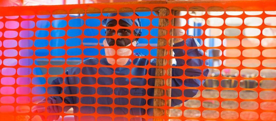 Combate ao ebola enfatiza riscos, ciência e solidariedade na África