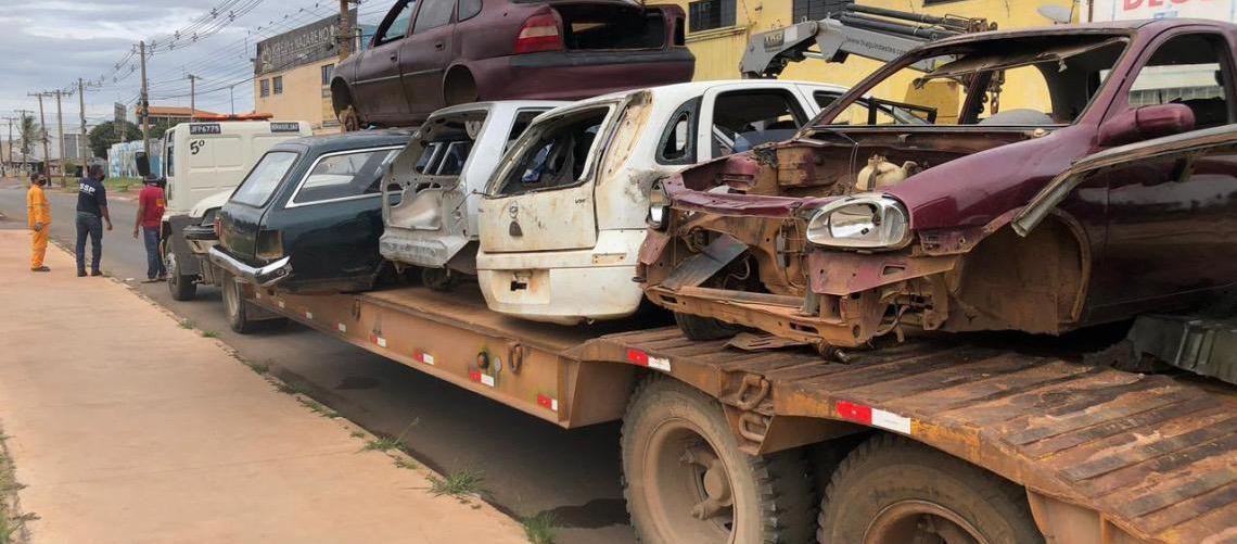 Carcaças e veículos abandonados: Saiba como solicitar a retirada no Distrito Federal