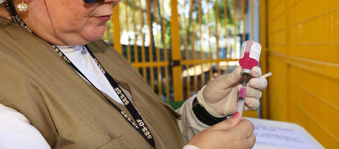 Campanha de vacinação antirrábica movimenta o Distrito Federal 