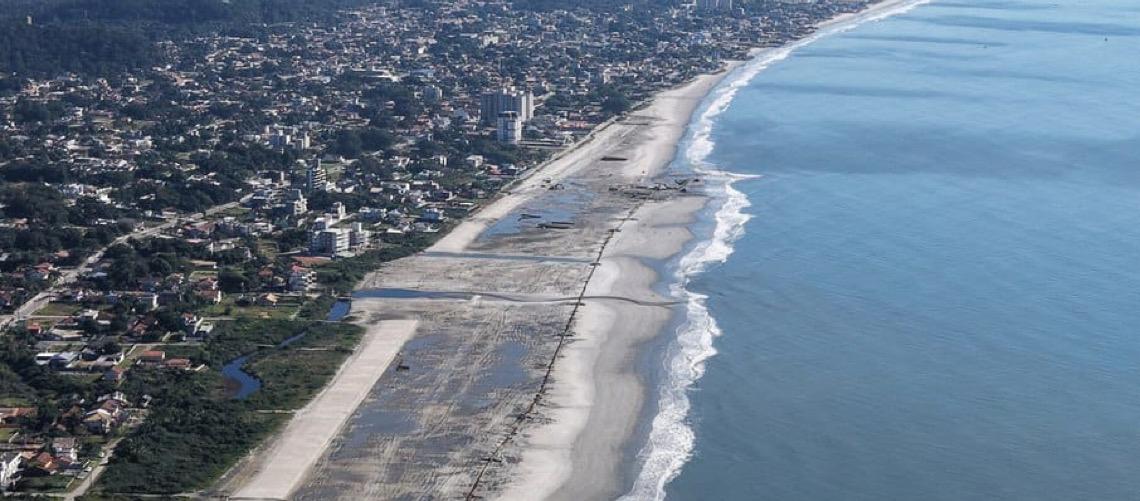 Cidade de Santa Catarina amplia 8,8 km de praias e conclui maior obra de alargamento de orla no Brasil