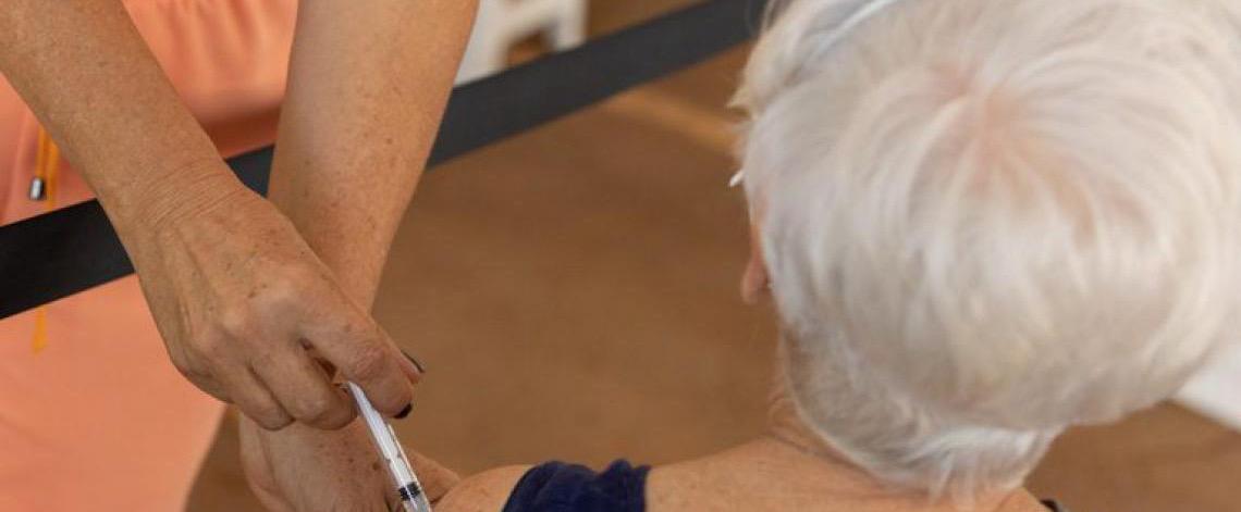 Vacina pneumo20 vai ser ofertada para quem tem mais de 85 anos
