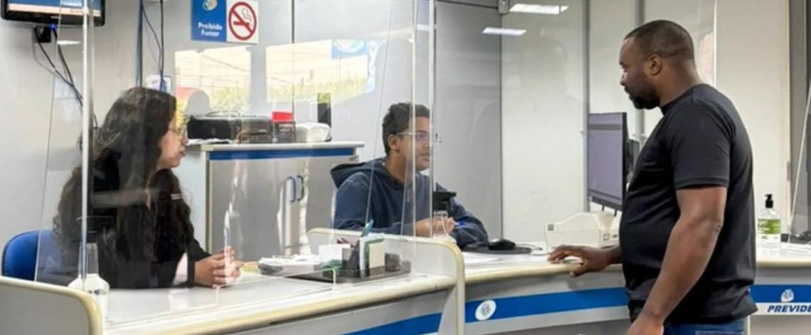 Consignado do INSS volta a ter margem maior, mas TCU barra cartão de aposentado; entenda