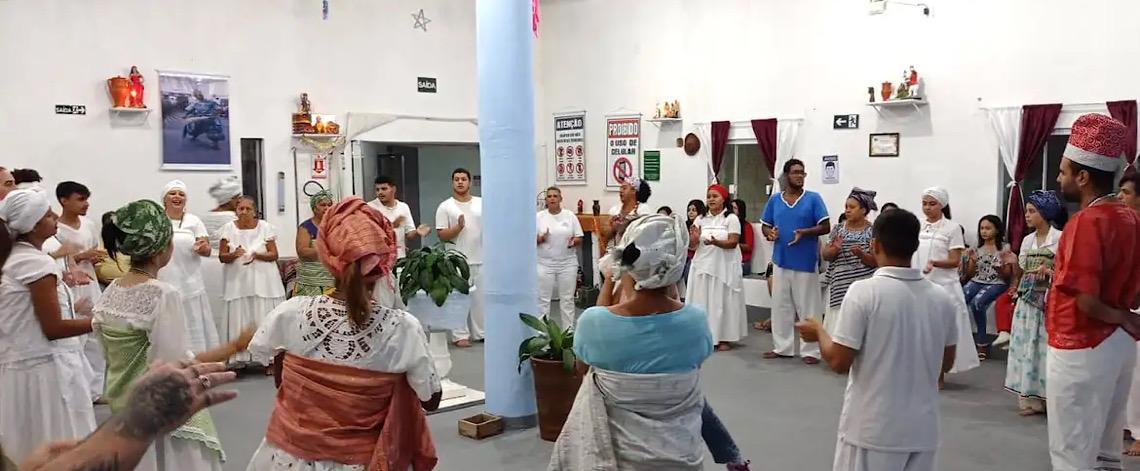 Eleitores de religiões afro se sentem invisíveis em campanha eleitoral, de acordo com IBGE