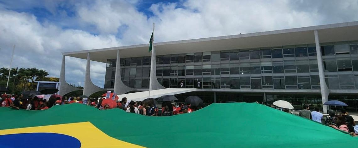Conheça livros que analisam as eleições e o cenário político no Brasil