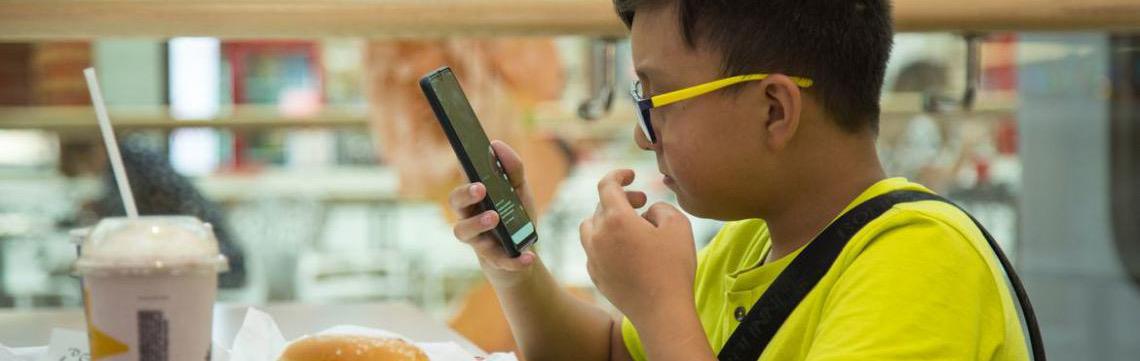 OMS lança primeiro guia para enfrentar aumento da obesidade em crianças e jovens