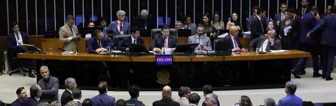 Alcolumbre marca votação da PEC pelo fim da 6x1 para quarta-feira