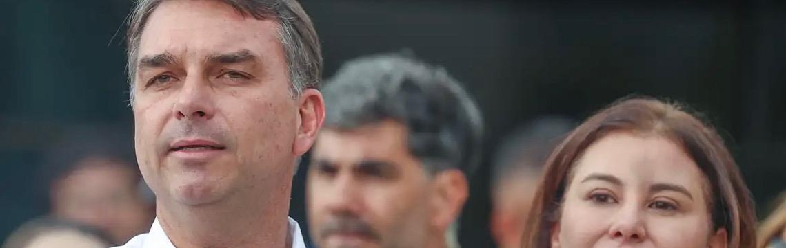 Canal de Flávio faz associação falsa de cocaína a ato pró-Lula, e Tarcísio compartilha imagem