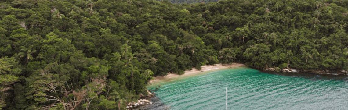 Volta da Ilha Grande: Trilha une praias paradisíacas a história de Angra dos Reis