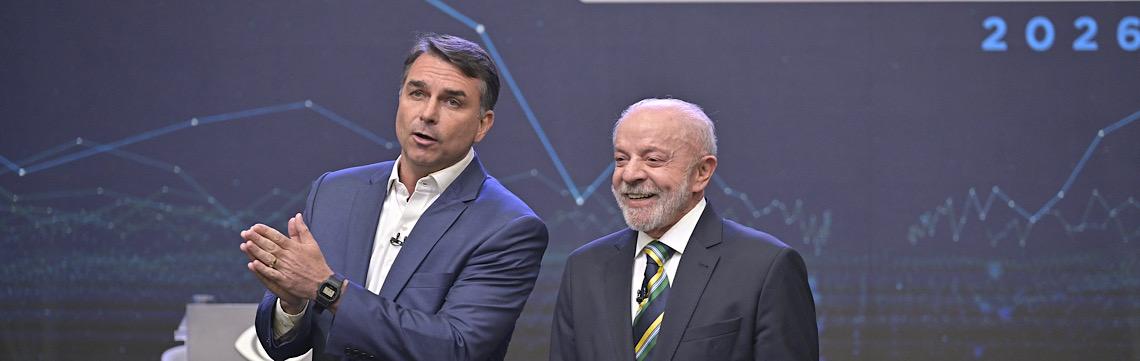 Lula cita 700 mil mortes pela Covid, e Flávio diz que saúde não foi 'melhor área' do governo Bolsonaro