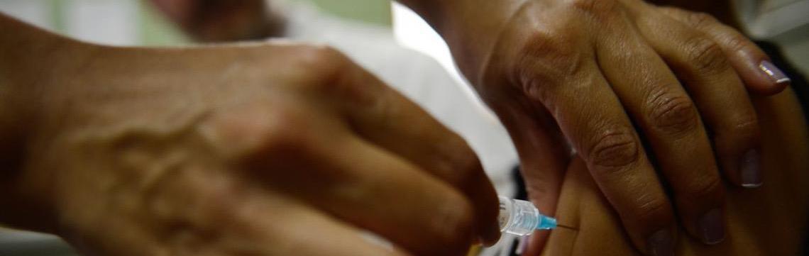 Consultas por lesões pré-cancerígenas caem após vacina contra HPV
